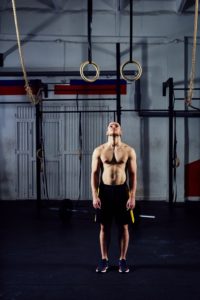 выход силой на кольцах